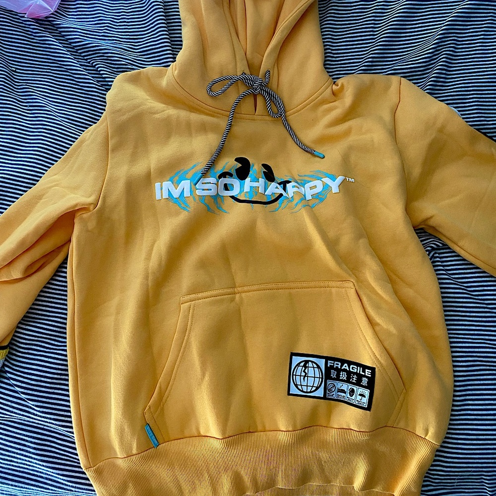 Cool shirtz I’m so happy hoodie yellow size small.